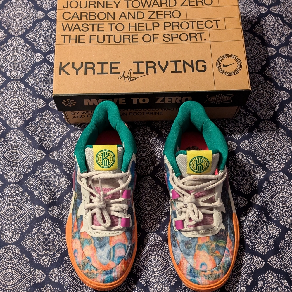 Kyrie 8 Go (GS)
